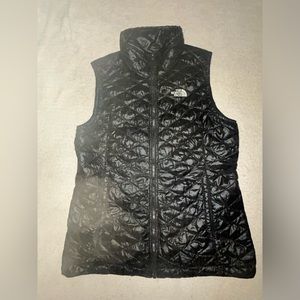 North face black puffer vest